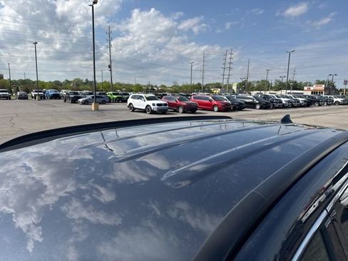 Used 2018 Hyundai Santa Fe SE w/ SE Premium Package 02 FWD image 6