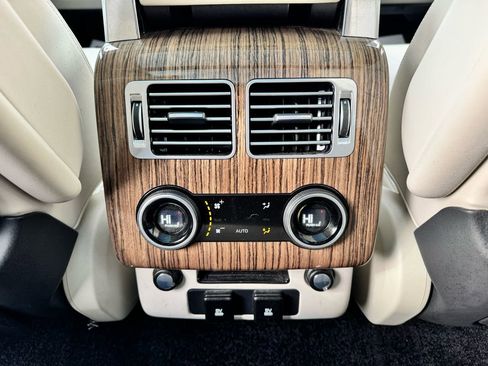 Used 2019 Land Rover Range Rover Supercharged image 35