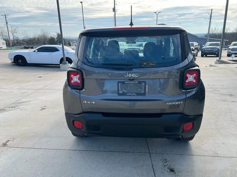 Used 2017 Jeep Renegade Sport w/ Power & Air Group image 8