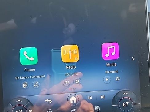 Used 2025 Mercedes-Benz GLC 300 4MATIC image 17