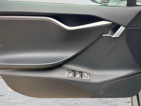 Used 2021 Tesla Model S Long Range Plus image 38