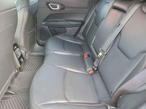 Used 2025 Jeep Compass Trailhawk AWD/4WD image 12