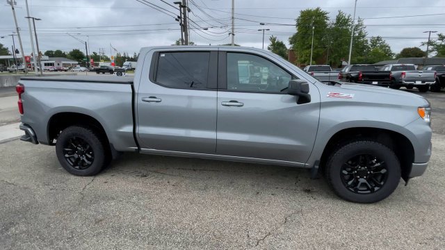 Used 2024 Chevrolet Silverado 1500 RST w/ Z71 Off-Road Package AWD/4WD image 3