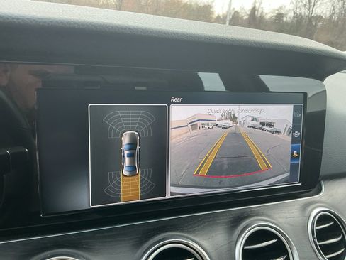 Used 2017 Mercedes-Benz E 300 4MATIC image 23