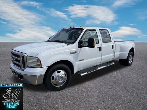 Used 2005 Ford F350 2WD Crew Cab DRW Super Duty image 3