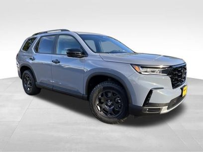 New 2025 Honda Pilot TrailSport
