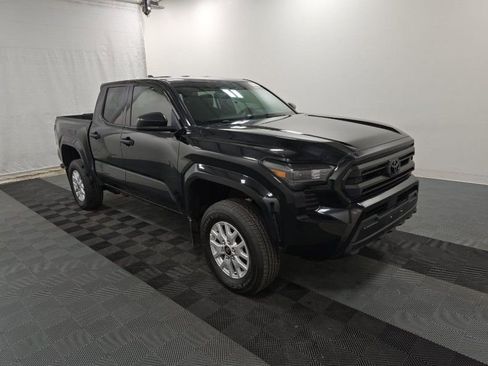 Used 2024 Toyota Tacoma SR image 4