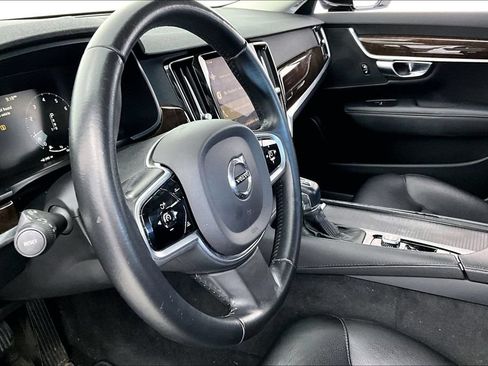 Used 2017 Volvo S90 T5 Momentum w/ Convenience Package FWD image 15