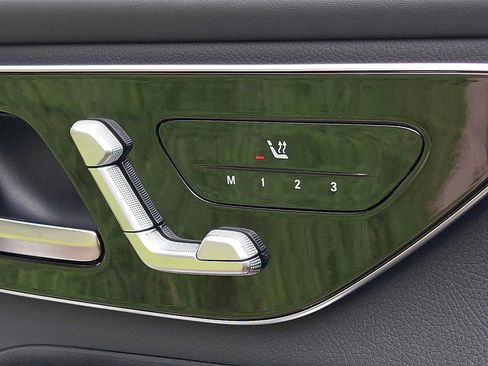 Used 2026 Mercedes-Benz GLC 300 4MATIC image 21