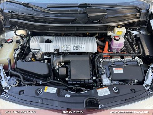 Used 2015 Toyota Prius Two FWD image 12