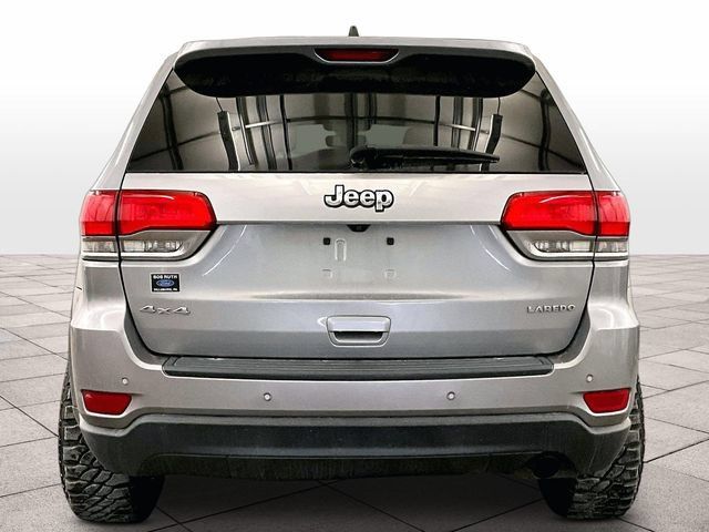 Used 2017 Jeep Grand Cherokee Laredo w/ Quick Order Package 23E AWD/4WD image 4