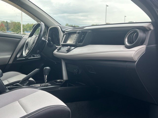 Used 2017 Toyota RAV4 XLE AWD/4WD image 26