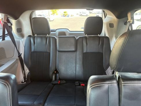 Used 2019 Dodge Grand Caravan SXT FWD image 14