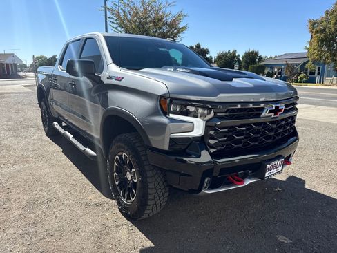 Used 2024 Chevrolet Silverado 1500 ZR2 image 7