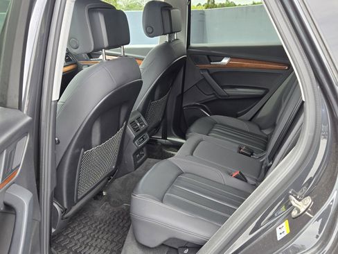 Used 2021 Audi Q5 Premium Plus w/ Premium Plus Package image 4