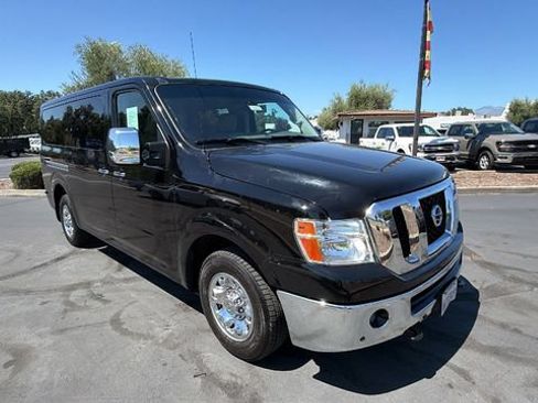 Used 2018 Nissan NV 3500 SL RWD image 2