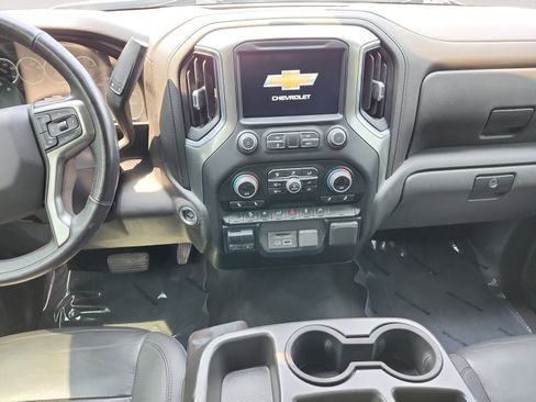 Used 2021 Chevrolet Silverado 1500 LT w/ Z71 Off-Road Package AWD/4WD image 12