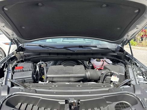 New 2025 Chevrolet Suburban Premier image 13