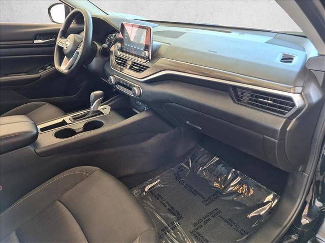 Used 2025 Nissan Altima 2.5 SV FWD image 28