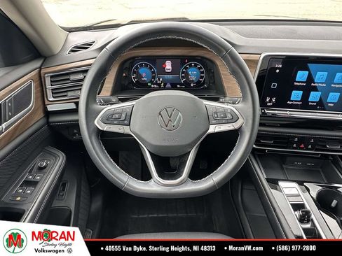 Used 2024 Volkswagen Atlas SE AWD/4WD image 15