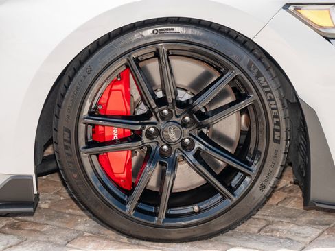 Used 2022 Ford Mustang Shelby GT500 w/ Technology Package image 38