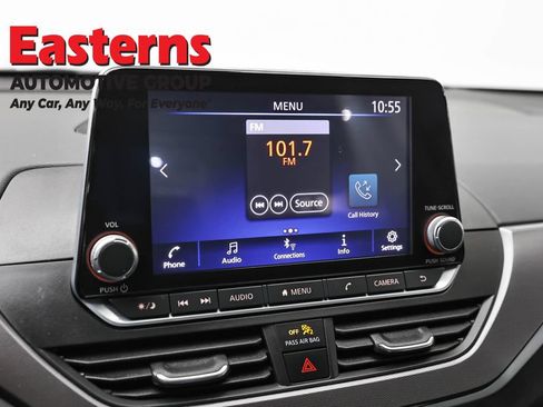 Used 2023 Nissan Altima 2.5 SR FWD image 19