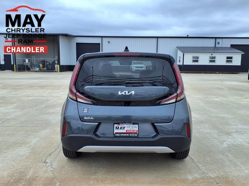 Used 2025 Kia Soul LX FWD image 21