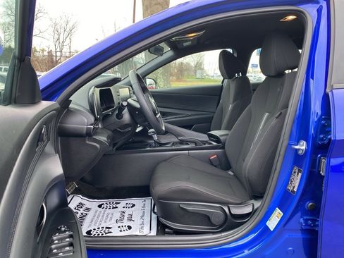 Certified 2025 Hyundai Elantra Sport w/ Cargo Package image 12