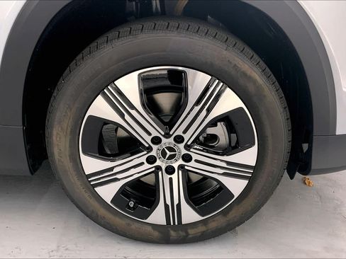 Used 2024 Mercedes-Benz EQB 300 4MATIC image 20