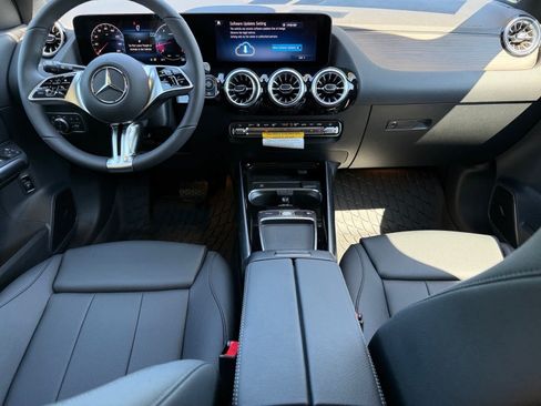 Used 2026 Mercedes-Benz GLA 250 4MATIC image 12