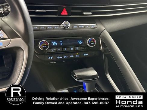 Used 2023 Hyundai Elantra Limited image 9