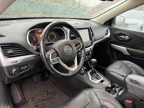 Used 2017 Jeep Cherokee Trailhawk image 17