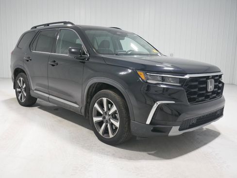 Used 2023 Honda Pilot Elite image 3