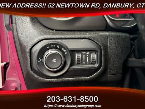 Used 2021 Jeep Wrangler Unlimited Rubicon AWD/4WD image 21