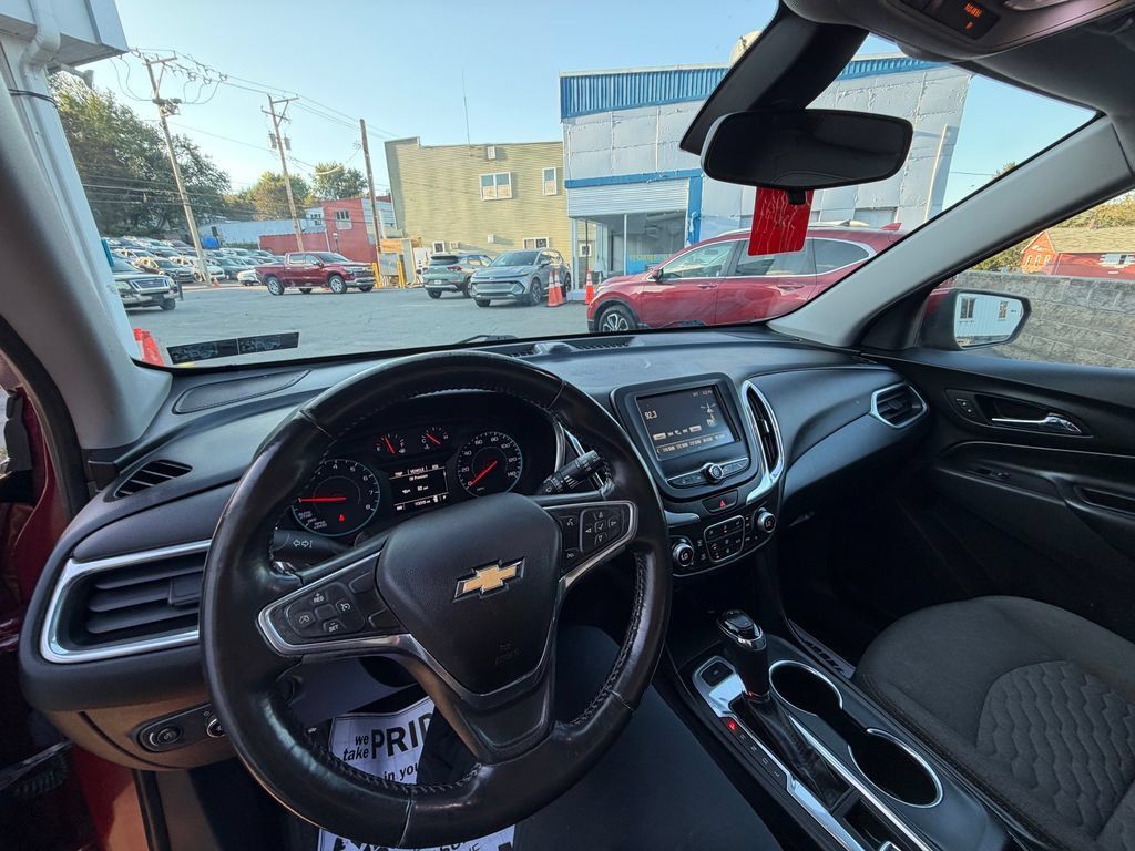 Used 2018 Chevrolet Equinox LT AWD/4WD image 21