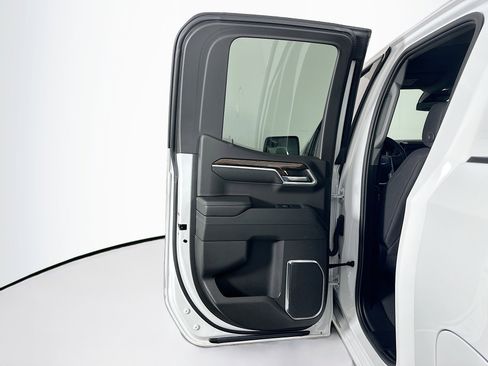 Used 2024 GMC Sierra 1500 Elevation image 25