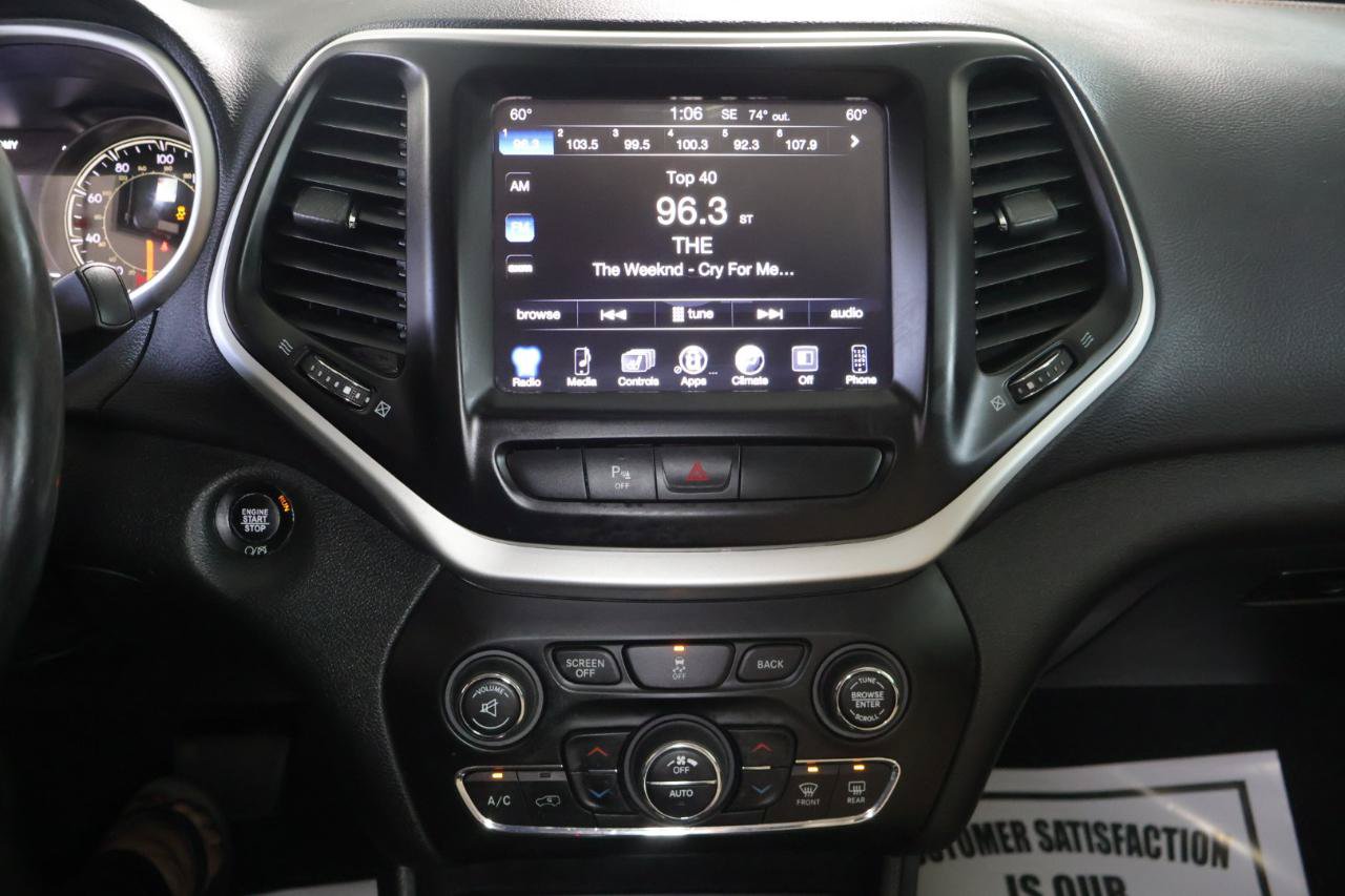 Used 2018 Jeep Cherokee Limited AWD/4WD image 31