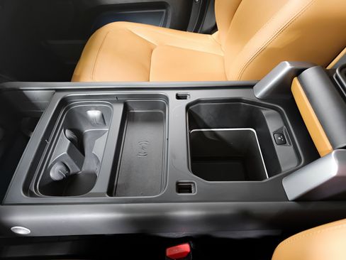 Used 2023 Land Rover Defender 110 V8 image 30