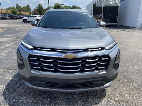 New 2025 Chevrolet Equinox LT image 2