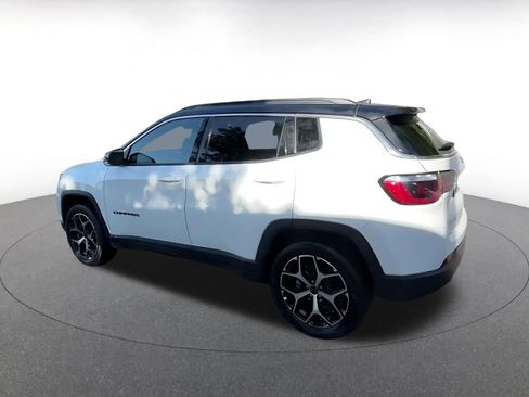 Used 2025 Jeep Compass Limited AWD/4WD image 10