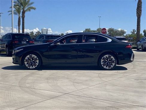 New 2026 BMW i5 eDrive40 image 9