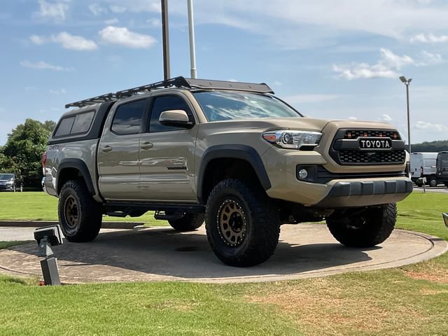 Used 2019 Toyota Tacoma TRD Off-Road AWD/4WD image 9
