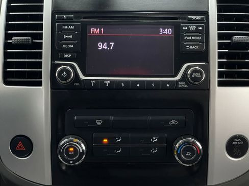 Used 2017 Nissan Frontier SV image 19