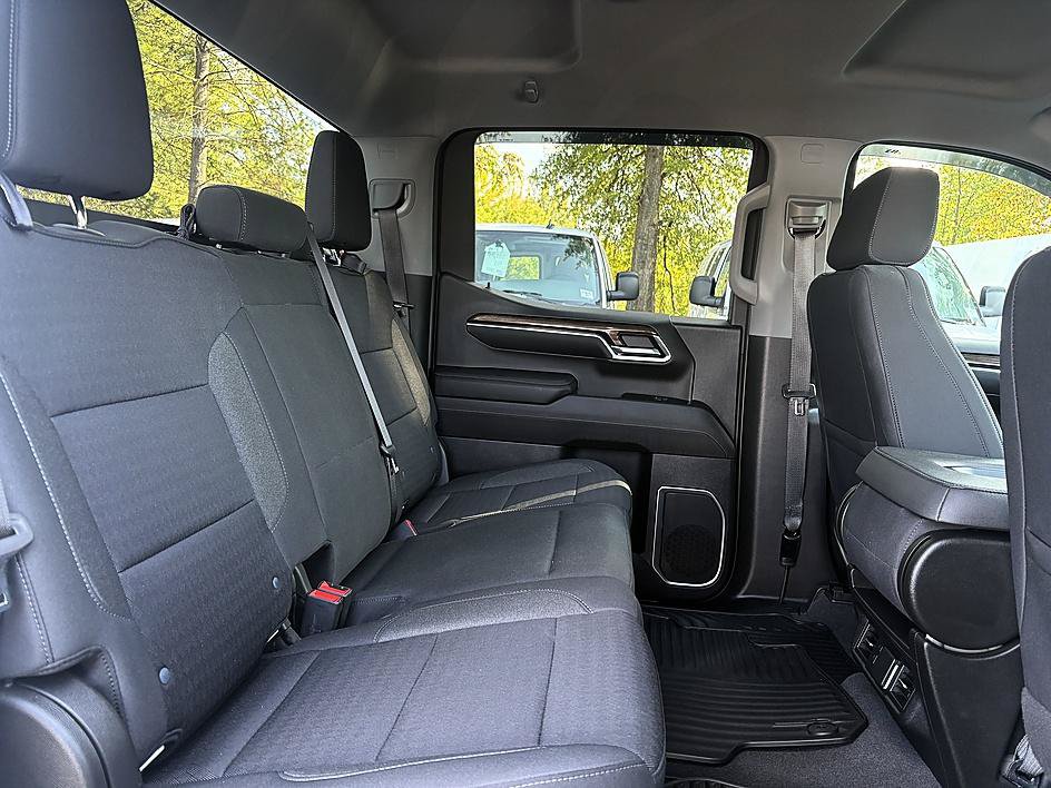 Used 2023 Chevrolet Silverado 1500 LT AWD/4WD image 11