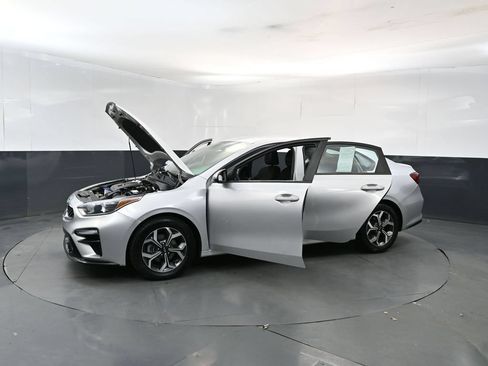 Used 2020 Kia Forte LXS FWD image 27