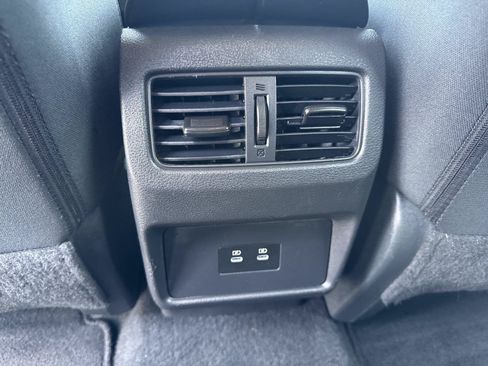 Used 2025 Nissan Rogue SV FWD image 31
