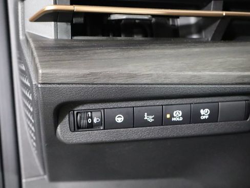 Used 2024 Nissan Ariya AWD image 23