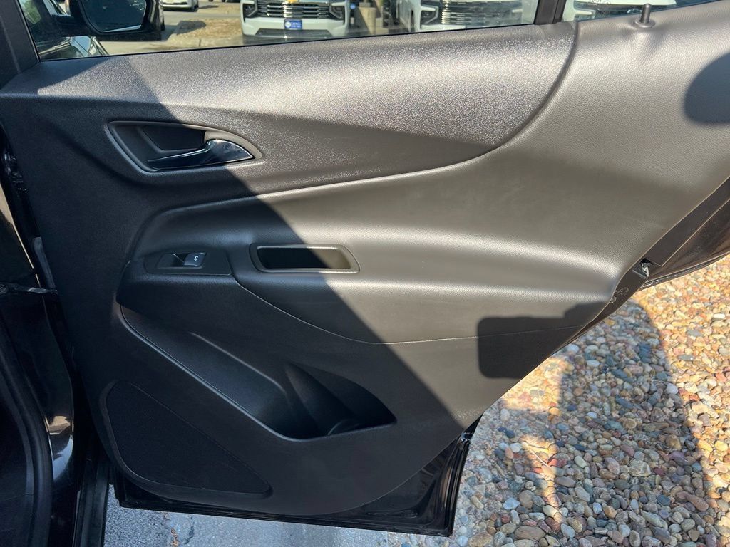 Used 2024 Chevrolet Equinox LT AWD/4WD image 25