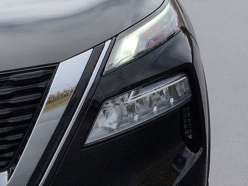 Used 2023 Nissan Rogue SV image 17