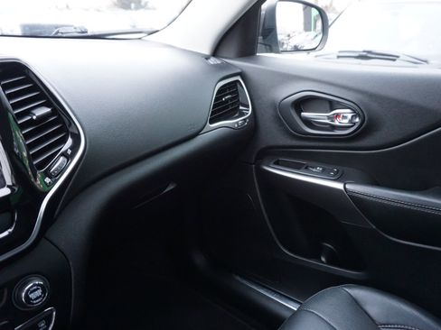 Used 2020 Jeep Cherokee Limited image 27